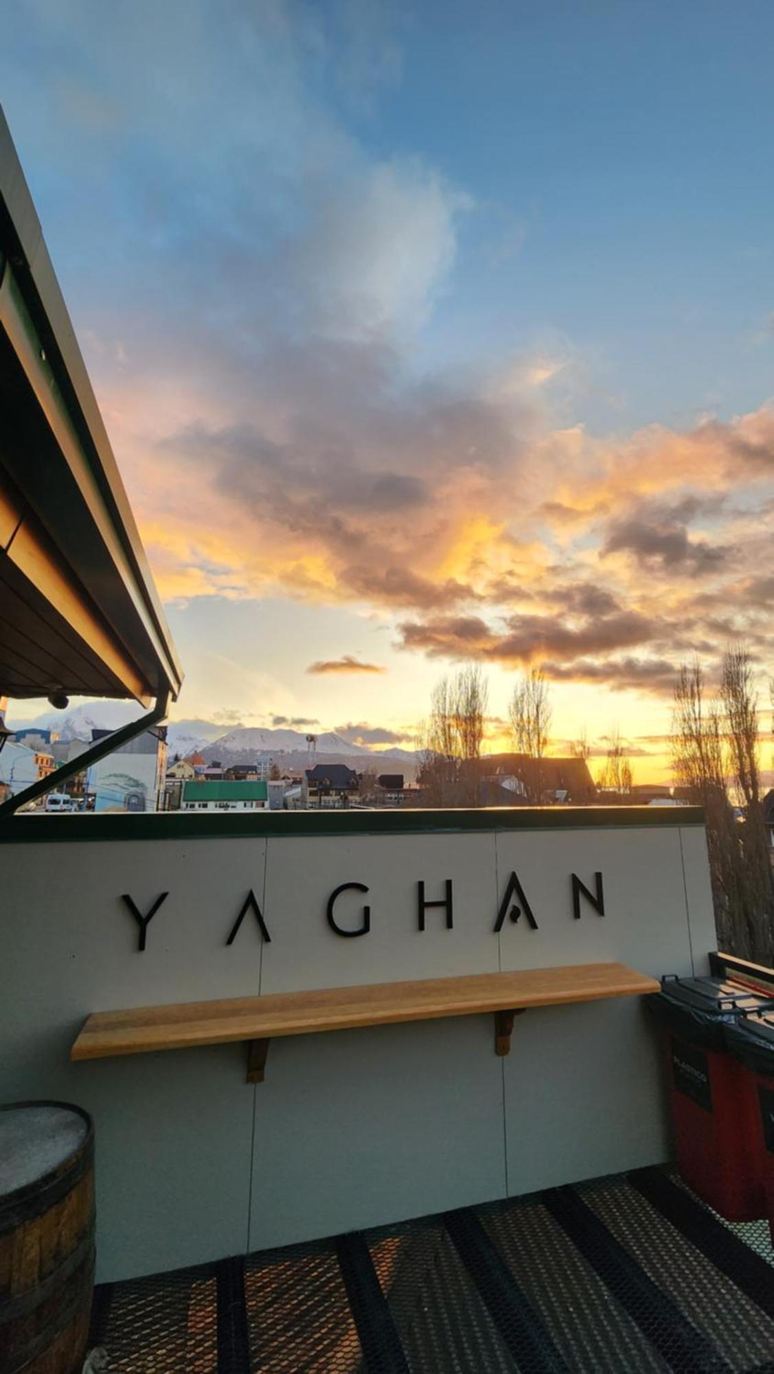Yaghan Hostel Ushuaia Exteriör bild
