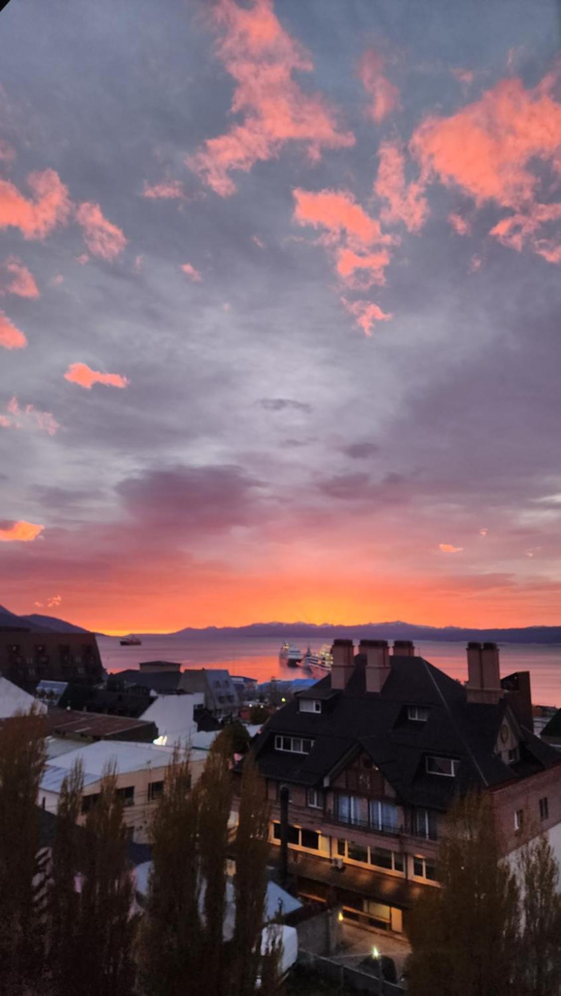 Yaghan Hostel Ushuaia Exteriör bild