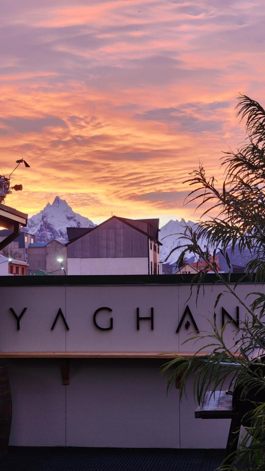 Yaghan Hostel Ushuaia Exteriör bild